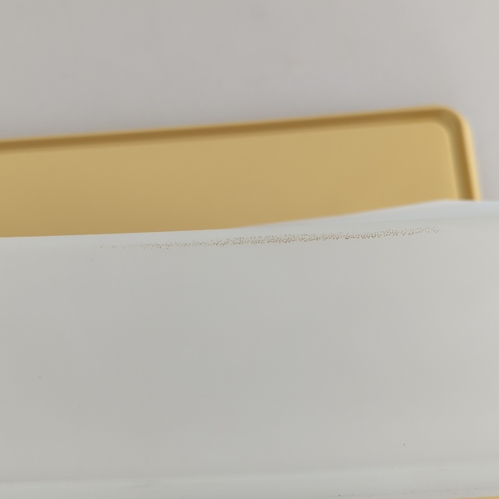 Tupperware Cake Carrier - Picture 8 of 8
